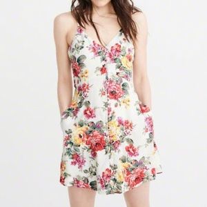 Front button floral dress with pocket and lining